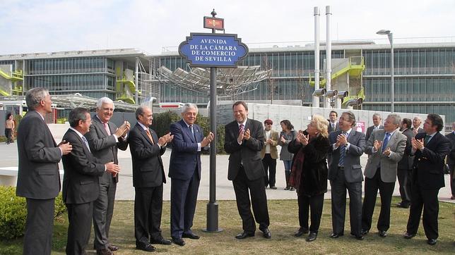 Avenida dedicada a la Cámara de Comercio en Palmas Altas