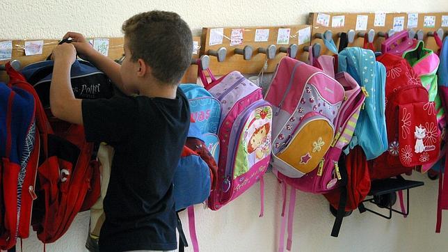 Protestas por el estado de colegios de Mairena del Aljarafe y Alcalá