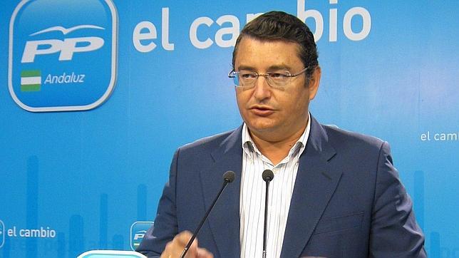 La Diputación de Málaga gastó 180.000 euros en 800 móviles para sus cargos