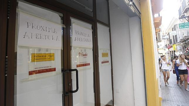 Más de 3.200 licencias para abrir negocios esperan en Urbanismo