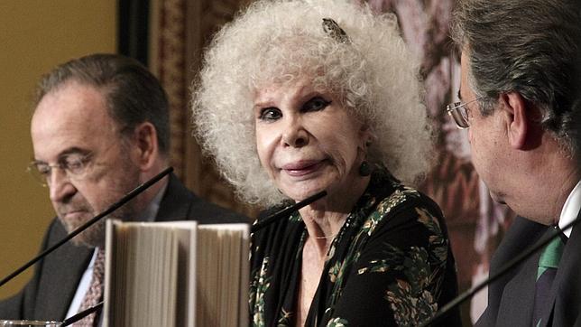 La Duquesa de Alba presenta su biografía