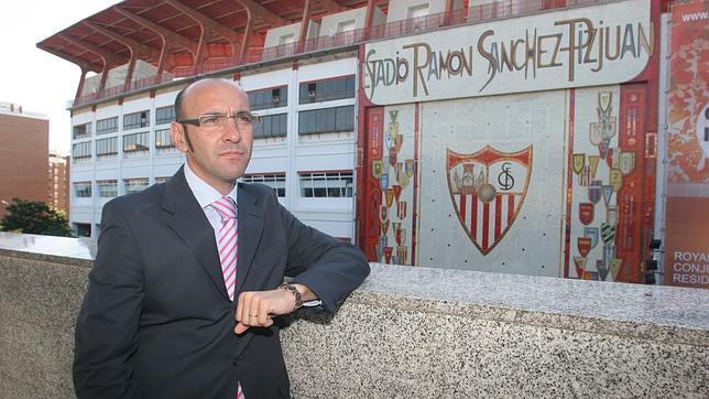 El Sevilla se asegura la continuidad de Monchi, el «ingeniero de los títulos»