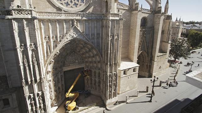 Descubiertas en la Catedral dos inhumaciones cristianas del siglo XIV