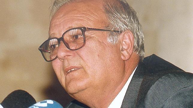 El alcalde lamenta el fallecimiento del exconcejal Adolfo Lama