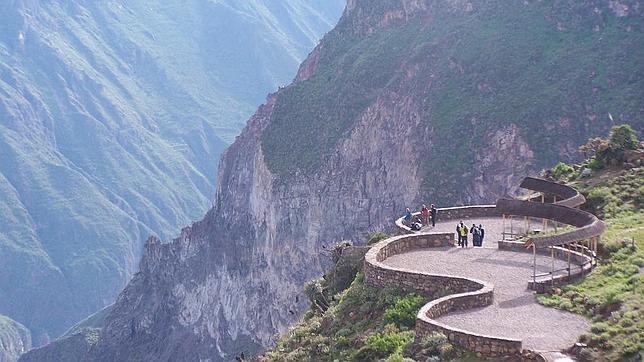 Muere un joven sevillano despeñado en un barranco de Perú