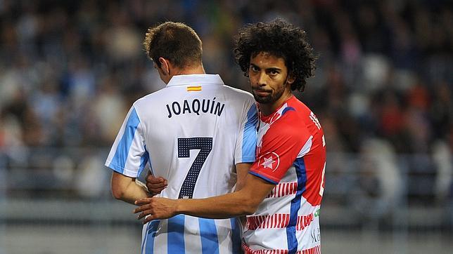 El Málaga golea al Granada con más efectividad que juego (4-0)