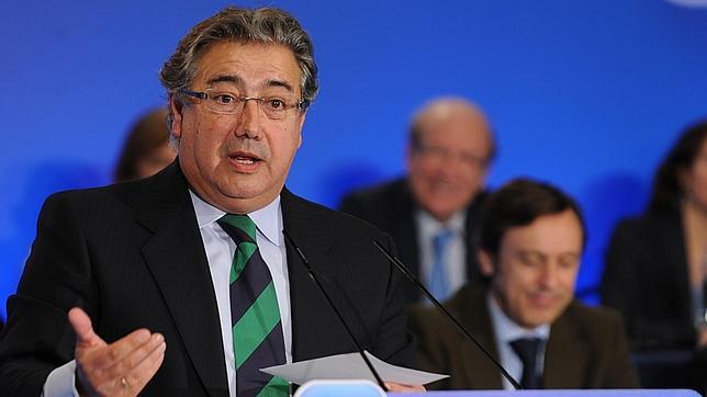 Zoido insiste en pedir «responsabilidades políticas» por la trama