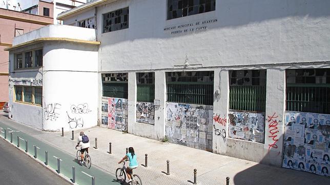 Detectan desprendimientos y grietas en el mercado de la puerta de la Carne