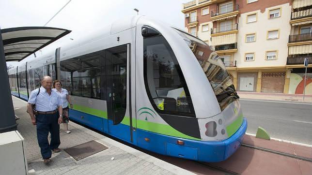 Un juzgado avala la paralización del deficitario tranvía de Vélez-Málaga