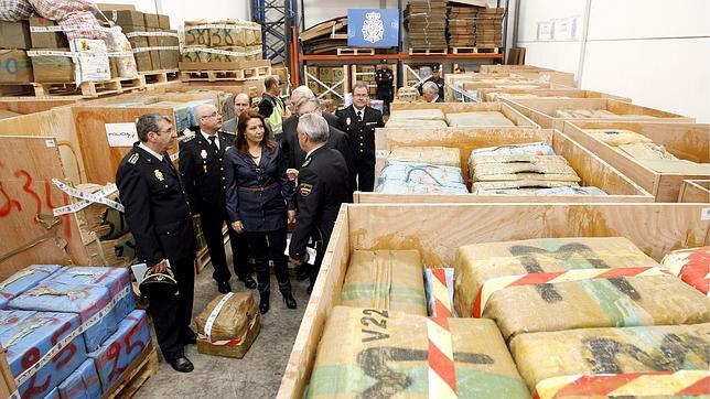 Tres detenidos en el mayor alijo de hachís incautado en España