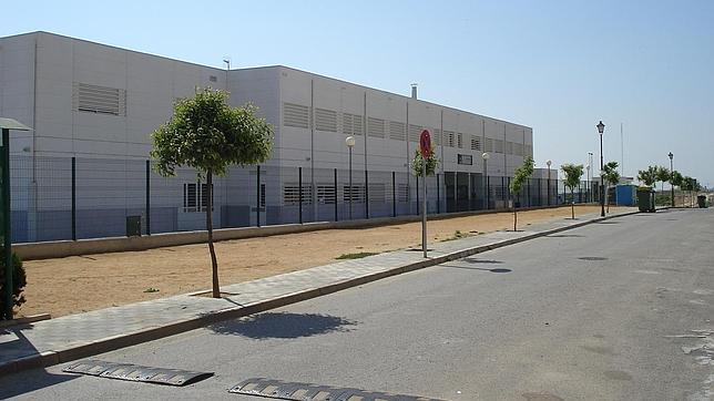 El colegio Monteolivo, en el olvido un año después de aprobarse su rehabilitación