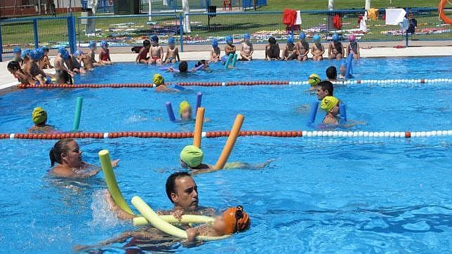 Natación y actividades acuáticas, también en agosto