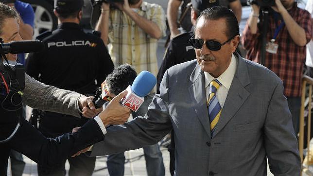 Julián Muñoz: el alcalde «rosa» que acabó en la cárcel