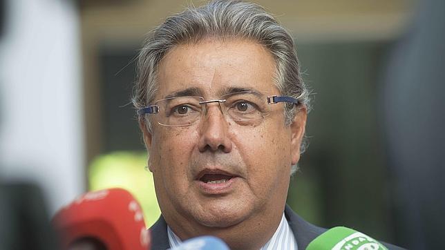 Zoido: «Quedan muchas alfombras que levantar para que entre aire limpio en la Junta»