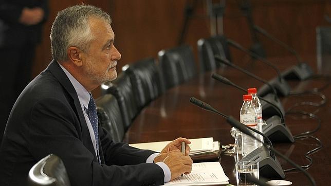 Griñán, cuando declaró en la comisión de los ERE