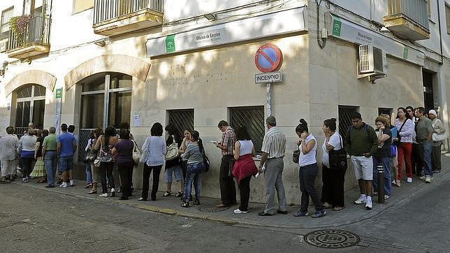 Crear empleo en Andalucía, el gran olvido de la Junta