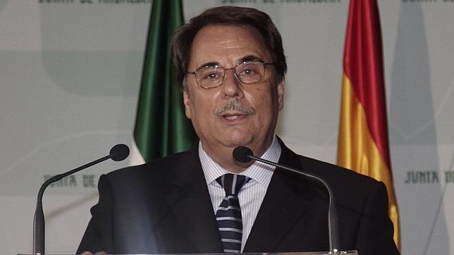 Eugenio Domínguez toma posesión como nuevo rector de la UNIA