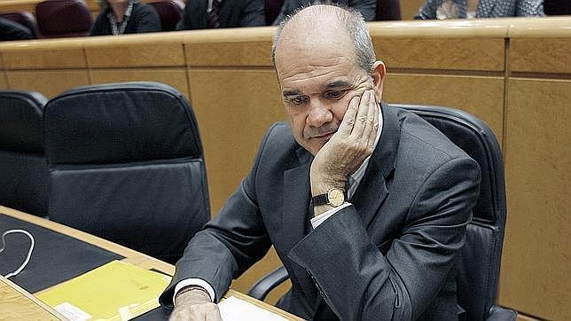 Chaves, sobre los ERE: «El caso nos avergüenza a todos, a mí más que a nadie»