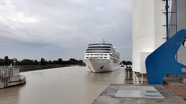 El Puerto reclama al Gobierno que ratifique a la UE su apoyo al dragado