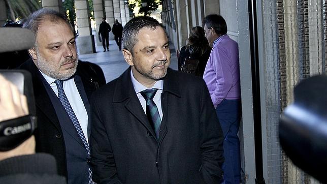 La juez considera que Mellet permitió la falta de control de gastos en Mercasevilla