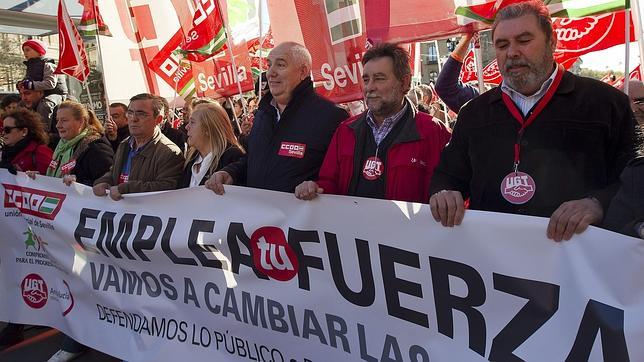 La Junta de Andalucía sigue «concertando» con los sindicatos