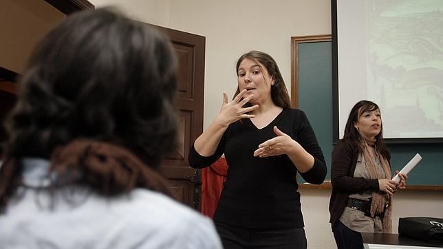 Las asociaciones de sordos, al borde de la quiebra por los impagos de la Junta