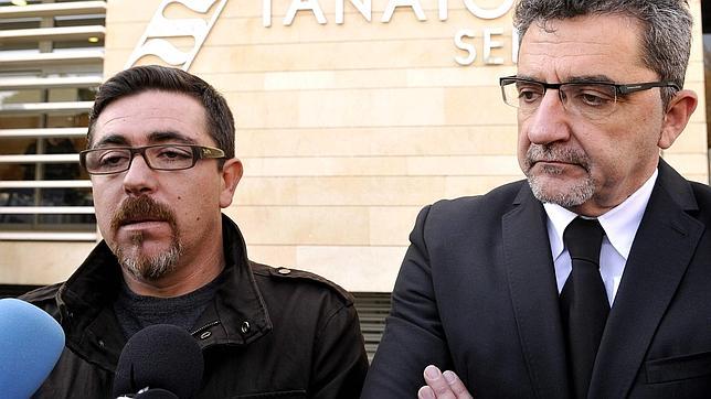 La familia de los fallecidos de Alcalá: «No se alimentaban de comida de la basura»