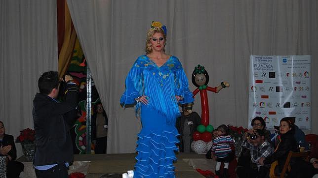 El desfile solidario de la Plataforma Participativa consigue recaudar más de 800 kilos de alimentos