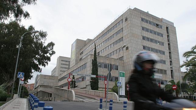 Denuncian el cierre de una planta del Hospital Materno Infantil de Málaga