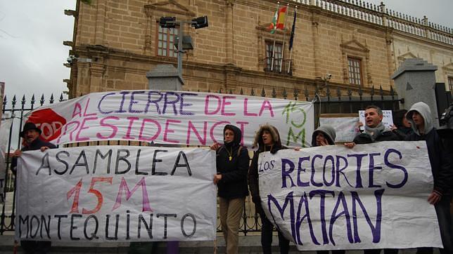 Acusan a la Junta de «disfrazar de traslado» el cierre de la Residencia de Montequinto