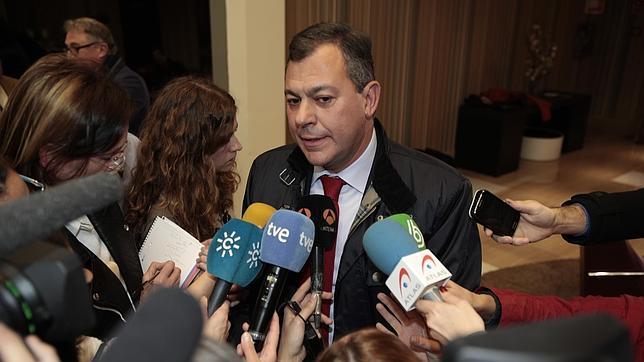 Sanz: «El candidato será del PP-A, no del PP de Rajoy, Cospedal o Arenas»