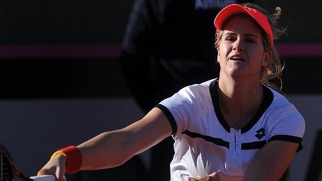 Klara Zakopalova se impone a María Teresa Torró y empata la eliminatoria