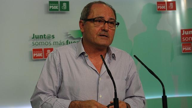 El PSOE cree que el PP opta por el «dedazo» para cerrar su «gran lío»