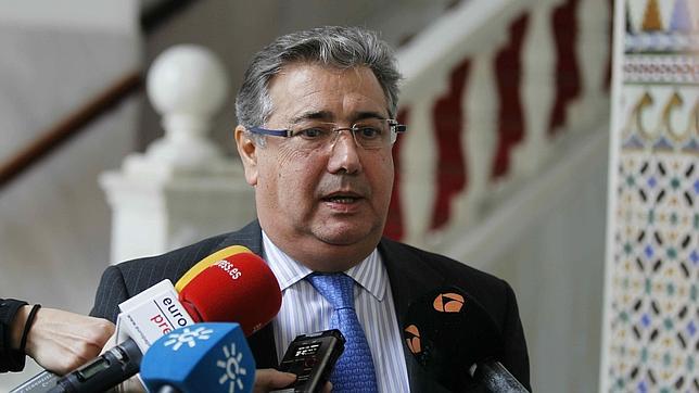 Zoido evita el último «cara a cara» en el Parlamento con Susana Díaz