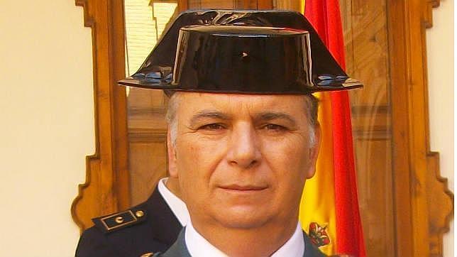 Agentes de la Guardia Civil se despiden del capitán José Rafael Martínez Jiménez con una carta