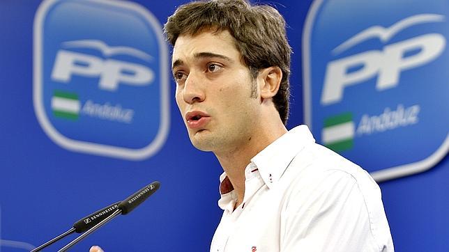 El presidente de Nuevas Generaciones de Andalucía pide hacer «la revolución de lo cotidiano»