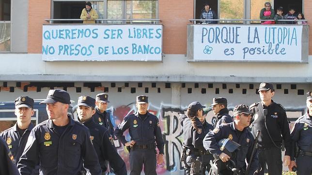 Dos detenidos tras el desalojo de la Corrala Utopía