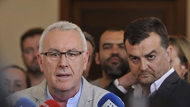 Maíllo y Cayo Lara (IU): «El PP de estar detrás de la crisis de Gobierno en Andalucía»