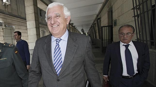 Santiago Herrero responsabiliza a su antecesor muerto de la presunta estafa