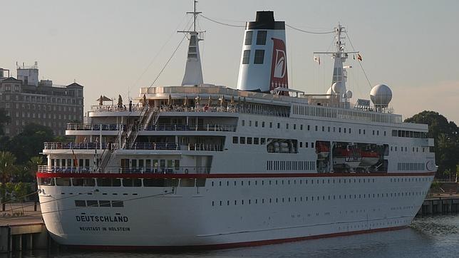 La primavera anima a los cruceros en Sevilla