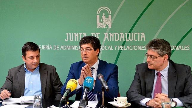 PSOE e IU dedican lo mismo a la ayuda internacional que al paro juvenil