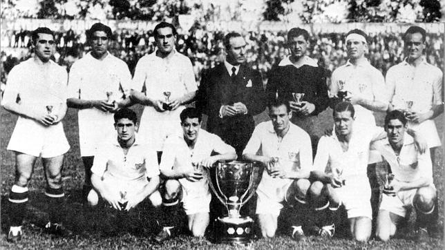 Colección gráfica de ABC: El Sevilla FC campeón de Liga en la temporada 45-46