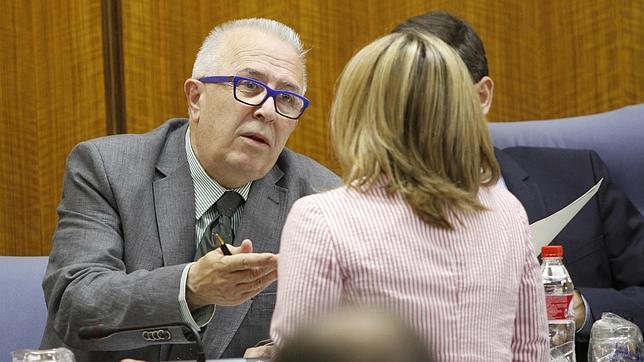 Sindicatos y patronal reciben medio millón de euros sólo por ir a reuniones de Empleo