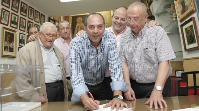 Enrique Aguilar, nuevo hermano mayor de la Paz