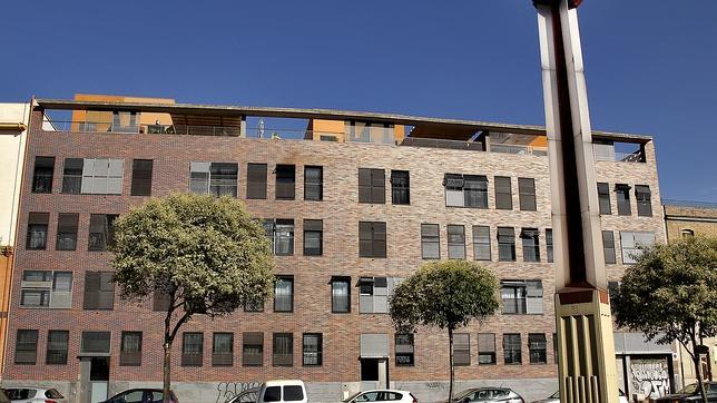 Magdalena Álvarez alquila un ático embargado en Sevilla