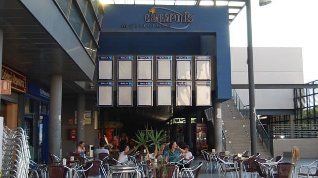 ¿Cómo afecta el cierre de los cines al resto de negocios del centro comercial de Montequinto?