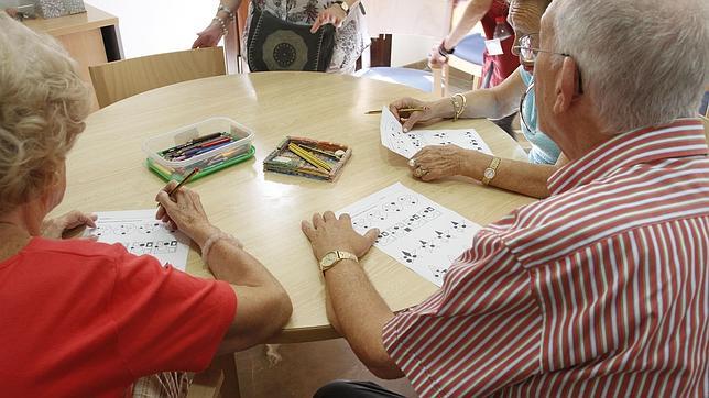 Casi 1.500 dependientes fallecieron en 2012 antes de poder cobrar las ayudas