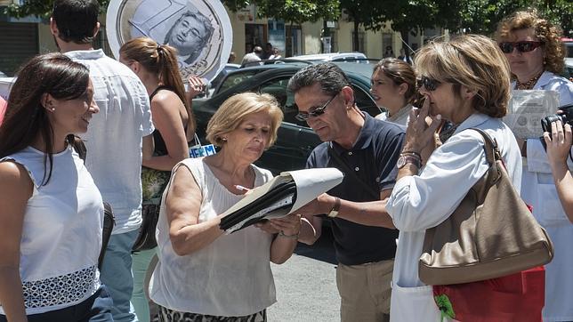 Sólo la mitad de las firmas contra la zona azul corresponden a empadronados en Sevilla