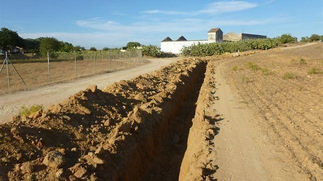 Una zanja de 500 metros amenaza restos arqueológicos de Alcalá de Guadaira