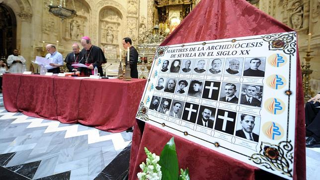 Asenjo abre la causa para elevar a los altares a 21 mártires sevillanos